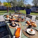 La Parenthese Du Las, Maison D'hotes, Piscine Et Spa, Entre Bordeaux Et Cap Ferret Bed & Breakfast