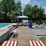 La Parenthese Du Las, Maison D'hotes, Piscine Et Spa, Entre Bordeaux Et Cap Ferret Bed & Breakfast