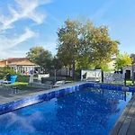 Bed and Breakfast La Parenthese Du Las, Maison D'hotes, Piscine Et Spa, Entre Bordeaux Et Cap Ferret