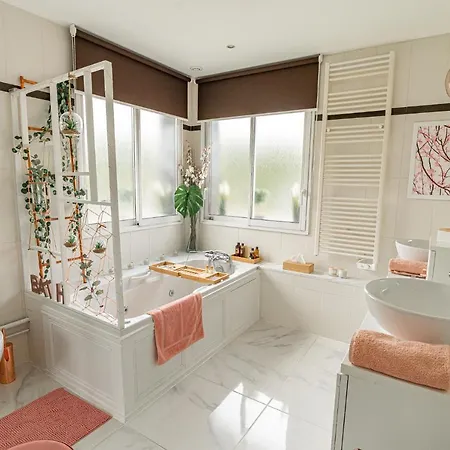לינה וארוחת בוקר La Parenthese Du Las, Maison D'hotes, Piscine Et Spa, Entre Bordeaux Et Cap Ferret סן-ז'אן-ד'אילה