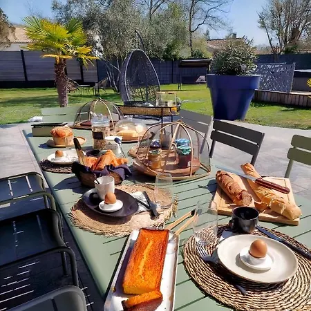 La Parenthese Du Las, Maison D'hotes, Piscine Et Spa, Entre Bordeaux Et Cap Ferret לינה וארוחת בוקר