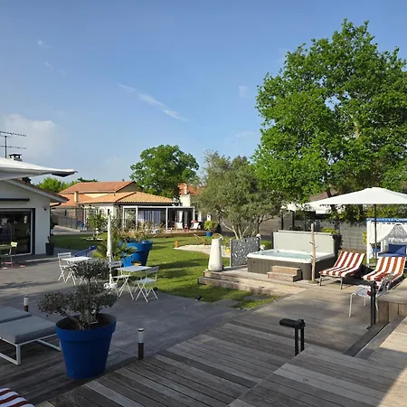 La Parenthese Du Las, Maison D'hotes, Piscine Et Spa, Entre Bordeaux Et Cap Ferret Bed and Breakfast 4*